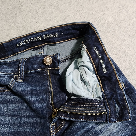 American Eagle Womens Jeans Super Hi-Rise Jeggings Super Stretch Denim Size 2 R - Picture 13 of 16